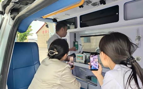 急救车载监护仪/急诊急救信息化系统天荣医疗-桂林市急危重症救治一体化系统，实现上车即入院的急救模式