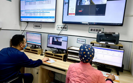 5G智慧型救护车/急救车载监护仪天荣医疗-咸阳“上车即入院”一站式 全流程打通急救高速路！