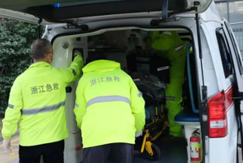 病人定位系统/5G应急救援天荣医疗-宁波北仑，打通“信息堵点”：智慧急救系统赋能实现“上车即入院”零停顿